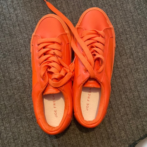 I have many shoes with orange colour. - Picture 1 of 2